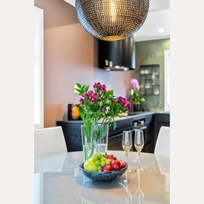 Dorris Round Black �40