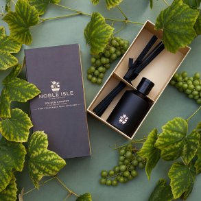 Duftlys og duftpinner